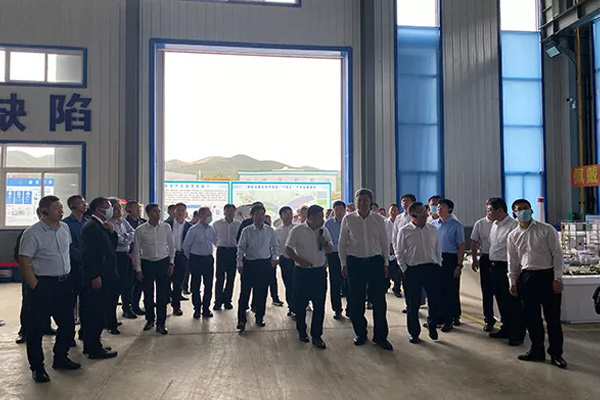 內(nèi)蒙古自治區(qū)黨委常委、通遼市委書記孟憲東攜考察團(tuán)到一諾環(huán)境考察指導(dǎo) 內(nèi)蒙古自治區(qū)黨委常委、通遼市委書記孟憲東攜考察團(tuán)到一諾環(huán)境考察指導(dǎo)
